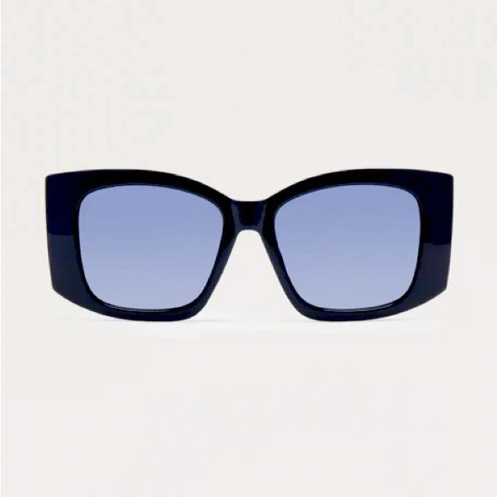 Yours Truly Sunglasses NEW 🏷️